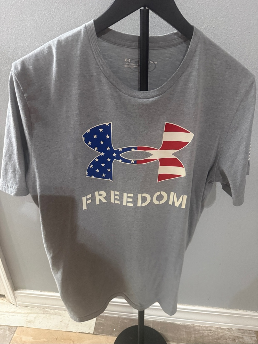 Under Armour Freedom women’s Gray Short-Sleeve Tee